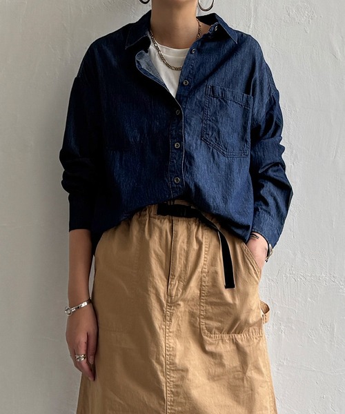 LBC（エルビーシー）の「ライトオンスデニムシャツ（シャツ/ブラウス・レディース・ブルー/ダークネイビー・M）」の16枚目の写真
