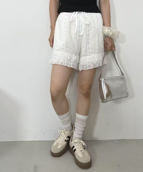 mebole（メボレ）の「コットンレースショートパンツ（その他パンツ・レディース・ホワイト・FREE）」の6枚目の写真
