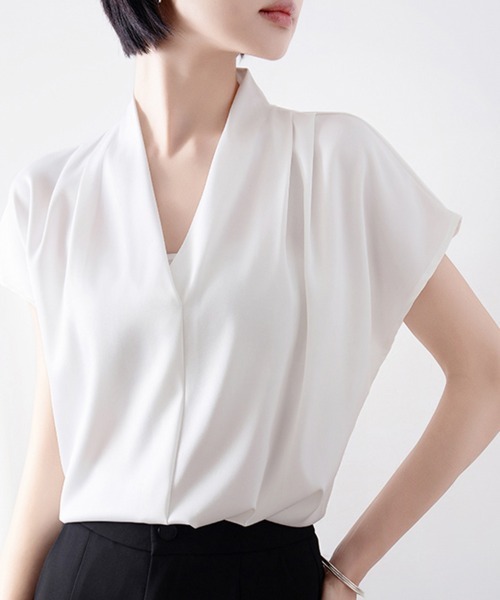 ONEP STAR(ワンピスター)の「Vネックフレンチスリーブブラウス(シャツ/ブラウス・レディース・ホワイト/ベージュ・MEDIUM/LARGE/X-LARGE)」の1枚目の写真