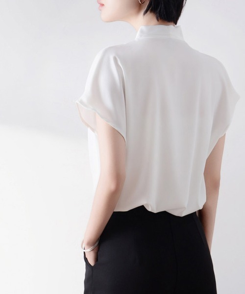 ONEP STAR(ワンピスター)の「Vネックフレンチスリーブブラウス(シャツ/ブラウス・レディース・ホワイト/ベージュ・MEDIUM/LARGE/X-LARGE)」の7枚目の写真