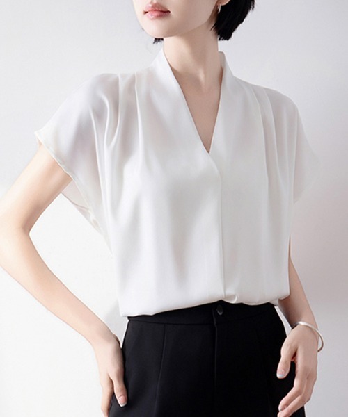 ONEP STAR(ワンピスター)の「Vネックフレンチスリーブブラウス(シャツ/ブラウス・レディース・ホワイト/ベージュ・MEDIUM/LARGE/X-LARGE)」の9枚目の写真