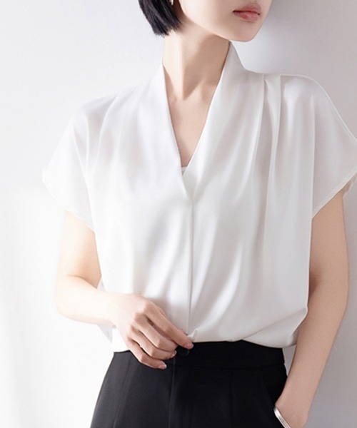 ONEP STAR(ワンピスター)の「Vネックフレンチスリーブブラウス(シャツ/ブラウス・レディース・ホワイト/ベージュ・MEDIUM/LARGE/X-LARGE)」の10枚目の写真