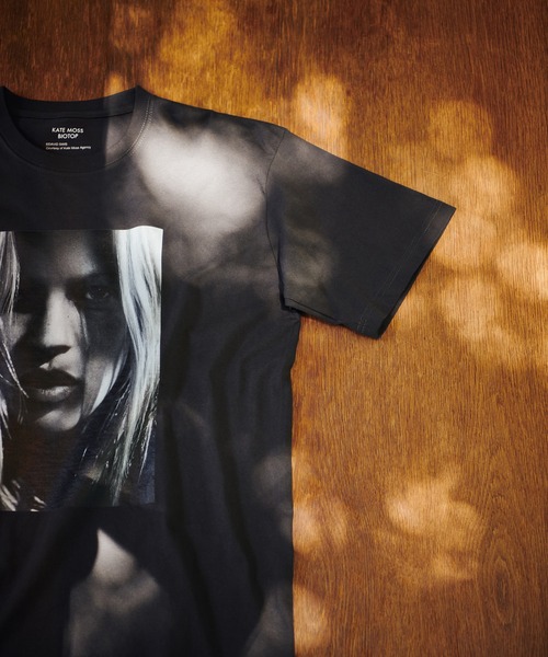 BIOTOP＊KATE MOSSケイトモスphoto Tシャツ＊今季 黒Lタグ付 BIOTOP 25SS Kate Moss by David Sims Tシャツ - メルカリ