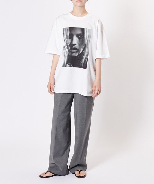 BIOTOP（ビオトープ）の「25SS vol.2【Kate Moss by David Sims】 Photo T-shirts（Tシャツ/カットソー・メンズ・ホワイト/ブラック・M/L/XL）」の17枚目の写真