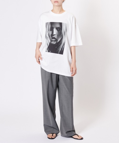 BIOTOP（ビオトープ）の「25SS vol.2【Kate Moss by David Sims】 Photo T-shirts（Tシャツ/カットソー・メンズ・ホワイト/ブラック・M/L/XL）」の18枚目の写真
