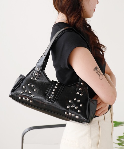 Chick（チック）の「Stud Design Square Bag/スタッズデザインスクエアバッグ（ショルダーバッグ・レディース・ブラック/ホワイト/レッド/ブラウン・FREE）」の11枚目の写真