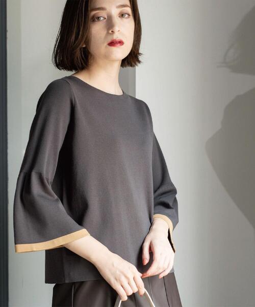 OPAQUE.CLIP(オペークドットクリップ)の「配色フレアスリーブニット【UVケア/洗濯機OK】(ニット/セーター・レディース・ブラック系4/ライトグレー系4/グレー系その他5/ワイン系1・36/38/40/42)」の1枚目の写真