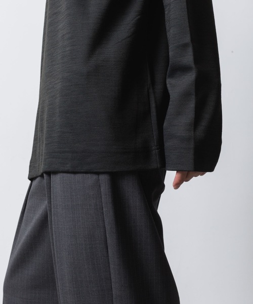 ATTACHMENT（アタッチメント）の「【 直営店・ZOZOTOWN限定 】WO/NYスムース ハイネックカットソー L/S/ WO/NY SMOOTH OVERSIZED HIGHNECK L/S TEE（Tシャツ/カットソー・メンズ・ブラック/ダークネイビー/ダークグレー・1/2/3）」の10枚目の写真