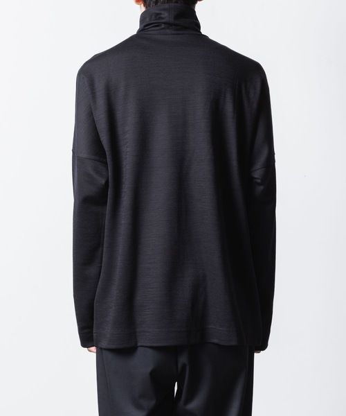 ATTACHMENT（アタッチメント）の「【 直営店・ZOZOTOWN限定 】WO/NYスムース ハイネックカットソー L/S/ WO/NY SMOOTH OVERSIZED HIGHNECK L/S TEE（Tシャツ/カットソー・メンズ・ブラック/ダークネイビー/ダークグレー・1/2/3）」の16枚目の写真
