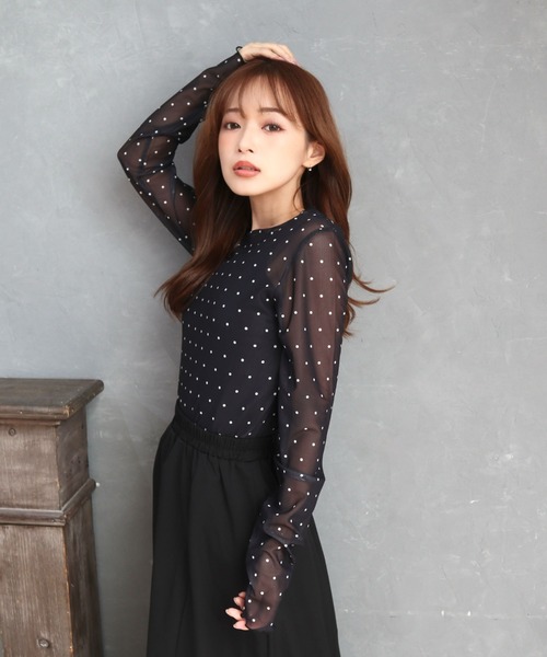 CECIL McBEE(セシルマクビー)の「ドット柄パワーネットトップス(Tシャツ/カットソー・レディース・ブラック/ベージュ/アイボリー・LARGE/MEDIUM)」の2枚目の写真