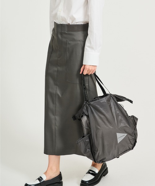 and wander(アンドワンダー)の「and wander / sil tote bag(トートバッグ・レディース・ボルドー/グレー・FREE)」の1枚目の写真