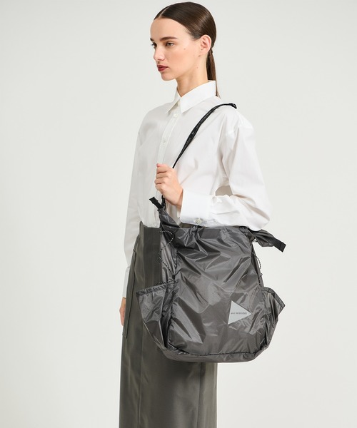 and wander(アンドワンダー)の「and wander / sil tote bag(トートバッグ・レディース・ボルドー/グレー・FREE)」の12枚目の写真