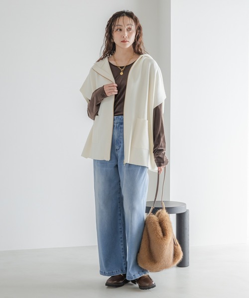 Elura(エルーラ)の「ベロアプルオーバー/603710(Tシャツ/カットソー・レディース・オフホワイト/チャコールグレー/ダークブラウン・FREE)」の6枚目の写真