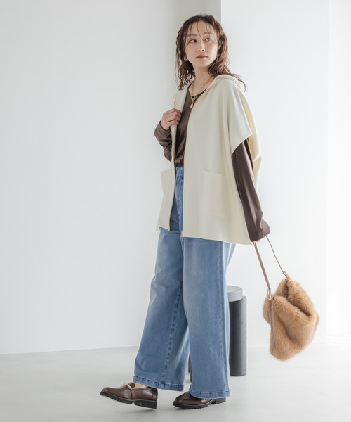 Elura(エルーラ)の「ベロアプルオーバー/603710(Tシャツ/カットソー・レディース・オフホワイト/チャコールグレー/ダークブラウン・FREE)」の7枚目の写真