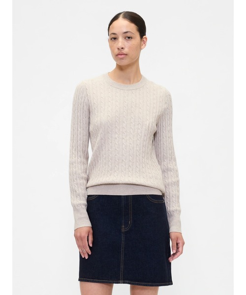 GAP(ギャップ)の「CashSoft カシミヤタッチ ケーブルニット セーター(ニット/セーター・レディース・ネイビー/ブラウン/ベージュ/グレー・M/L/XL/XS/XXS/S)」の4枚目の写真