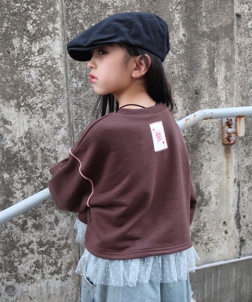 URBAN CHERRY（アーバンチェリー）の「【ふわもち軽やか素材】チュールMIXハートロゴプリントクロップドトップス（スウェット・キッズ・ホワイト/グレー/ブラウン・120cm/110cm/150cm/140cm/130cm）」の13枚目の写真
