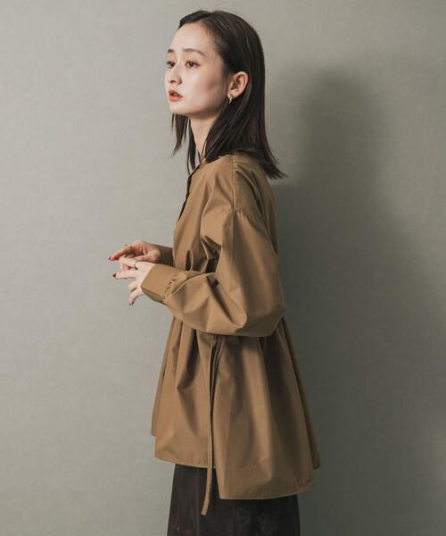 SENSE OF PLACE by URBAN RESEARCH（センスオブプレイスバイアーバンリサーチ）の「ウエストタックボリュームスリーブブラウス（シャツ/ブラウス・レディース・オフホワイト/モカ/ブルー系その他・ONE）」の15枚目の写真