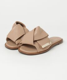 HENRI EN VARGO（ヘンリエンヴァーゴ）の「フラットサンダル（サンダル）」