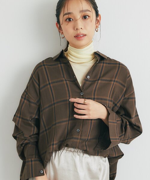 un dix cors（アンディコール）の「《リラクシーな着心地》シアーフライスタートルネック（Tシャツ/カットソー・レディース・イエロー/ブラック/サックスブルー/オフホワイト・FREE）」の4枚目の写真