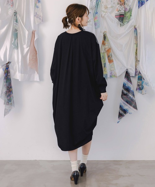 セール】553239：不思議な街柄タック入りワンピース（ワンピース）｜iS