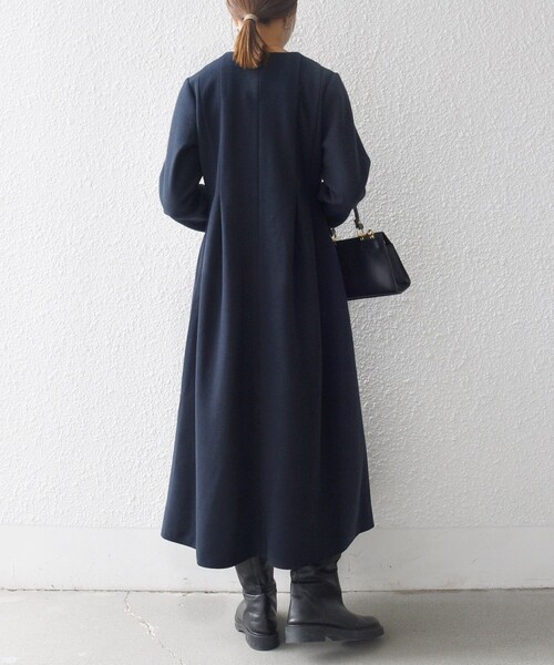 2025 冬 SHIPS anyエアニードルクルーネック タックフレアワンピ–ス セール】SHIPS any: エア ニードル クルーネック タック フレア