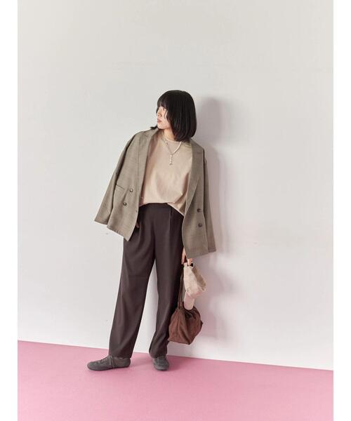 Samansa Mos2 blue(サマンサモスモスブルー)の「【イージーケア】サイドタブストレートパンツ(その他パンツ・レディース・ベージュ/ブラウン/ブラック・F)」の8枚目の写真