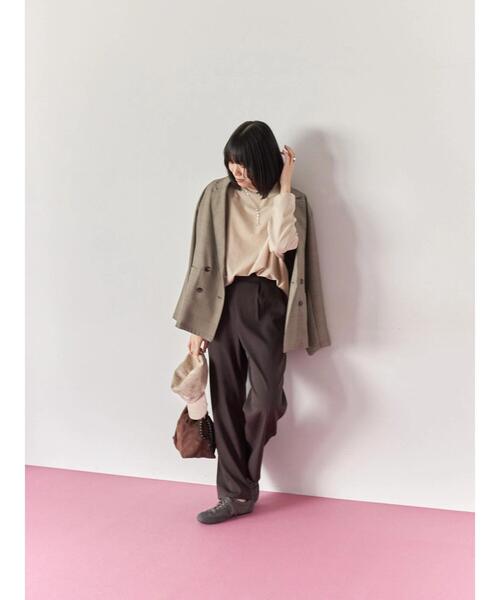 Samansa Mos2 blue(サマンサモスモスブルー)の「【イージーケア】サイドタブストレートパンツ(その他パンツ・レディース・ベージュ/ブラウン/ブラック・F)」の9枚目の写真