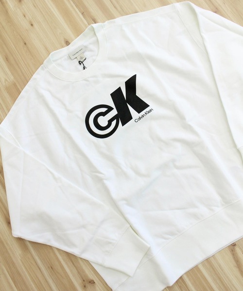 Calvin Klein(カルバン・クライン)の「CKJ PREMIUM TERRY LOGO GRAPHIC CN プレミアムテリーロゴグラフィッククルーネック スウェット(スウェット・メンズ・ホワイト/グレー・XL/L/M)」の5枚目の写真