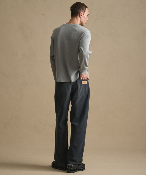 PUBLIC TOKYO(パブリックトウキョウ)の「ラウンドヘムサーマルロンTEE(Tシャツ/カットソー・メンズ・グレイッシュベージュ/グレー/ダークグレー・1/2)」の12枚目の写真