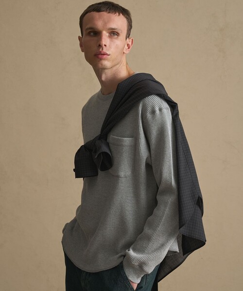 PUBLIC TOKYO(パブリックトウキョウ)の「ラウンドヘムサーマルロンTEE(Tシャツ/カットソー・メンズ・グレイッシュベージュ/グレー/ダークグレー・1/2)」の13枚目の写真