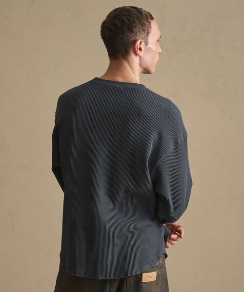 PUBLIC TOKYO(パブリックトウキョウ)の「ラウンドヘムサーマルロンTEE(Tシャツ/カットソー・メンズ・グレイッシュベージュ/グレー/ダークグレー・1/2)」の17枚目の写真