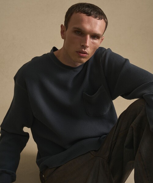 PUBLIC TOKYO(パブリックトウキョウ)の「ラウンドヘムサーマルロンTEE(Tシャツ/カットソー・メンズ・グレイッシュベージュ/グレー/ダークグレー・1/2)」の18枚目の写真