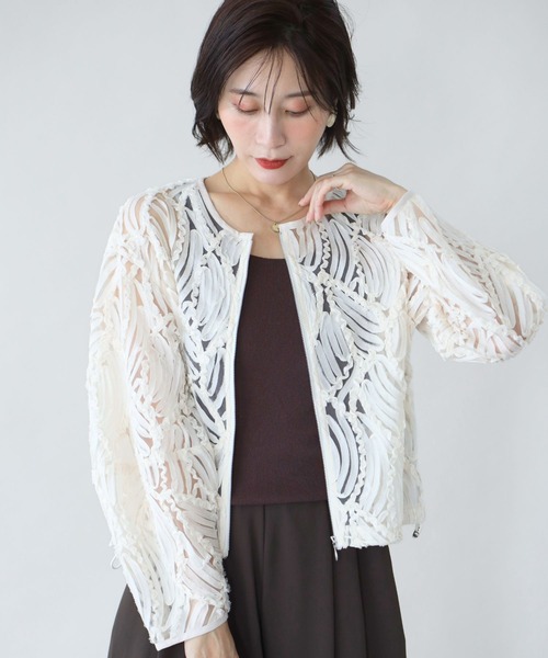 Ehre style(エーレスタイル)の「昼も夜も 日常も特別も 華やかカーデ(カーディガン/ボレロ・レディース・アイボリー/ブラック/ピンクベージュ・FREE)」の5枚目の写真