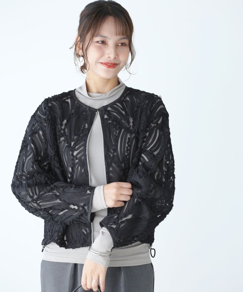 Ehre style(エーレスタイル)の「昼も夜も 日常も特別も 華やかカーデ(カーディガン/ボレロ・レディース・アイボリー/ブラック/ピンクベージュ・FREE)」の6枚目の写真