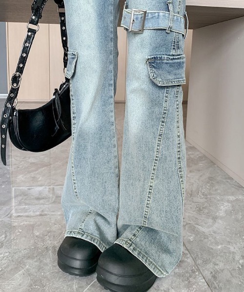 FUNdaysion(ファンデイション)の「フレアデニムパンツ(デニムパンツ・レディース・サックスブルー・S/M/L)」の11枚目の写真
