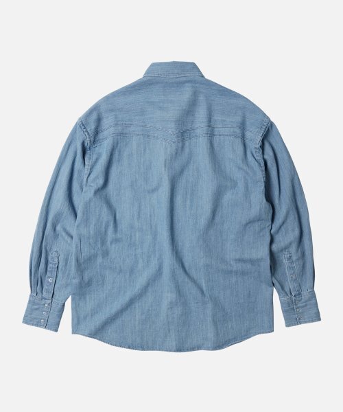 FRIZMWORKS(フリズムワークス)の「WESTERN DENIM SHIRT _ LIGHT BLUE(シャツ/ブラウス・レディース・その他・MEDIUM/LARGE/X-LARGE)」の2枚目の写真