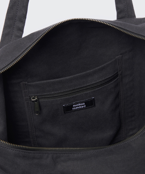 MUSINSA STANDARD（ムシンサスタンダード）の「ウォッシュドキャンバスダッフルバッグ [チャコールグレー]（ボストンバッグ・メンズ・その他・FREE）」の7枚目の写真