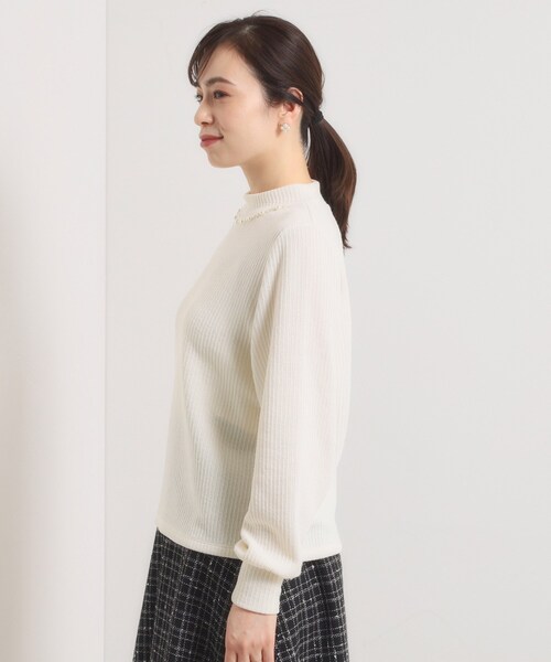 ITS'DEMO（イッツデモ）の「【手洗い可】パール調衿起毛リブプルオーバー（Tシャツ/カットソー・レディース・ナチュラル/チャコールグレー/アイボリー・00）」の17枚目の写真