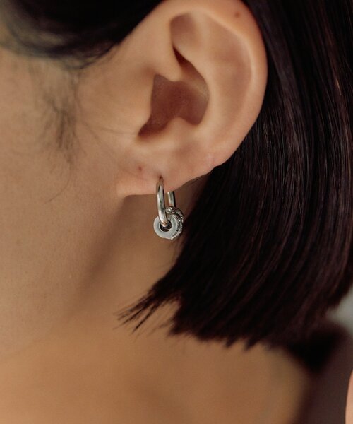 ear PAPILLONNER(イアパピヨネ)の「《金属アレルギー対応/ステンレス》クリスタルロンデルピアス(ピアス(両耳用)・レディース・シルバー/ゴールド・FREE)」の11枚目の写真