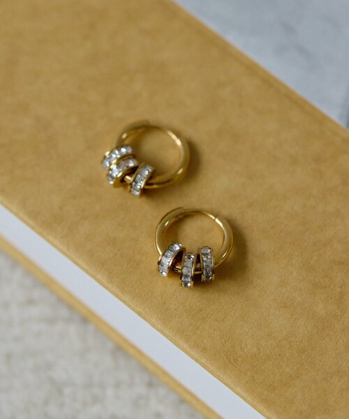 ear PAPILLONNER(イアパピヨネ)の「《金属アレルギー対応/ステンレス》クリスタルロンデルピアス(ピアス(両耳用)・レディース・シルバー/ゴールド・FREE)」の9枚目の写真