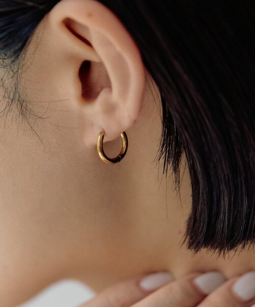 ear PAPILLONNER(イアパピヨネ)の「《金属アレルギー対応/ステンレス》クリスタルロンデルピアス(ピアス(両耳用)・レディース・シルバー/ゴールド・FREE)」の3枚目の写真