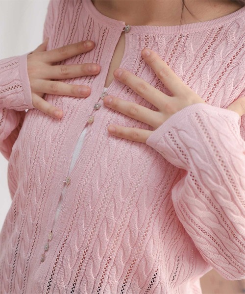 miette(ミエット)の「透かし編みケーブルニットカーディガン(カーディガン/ボレロ・レディース・ネイビー/ブラウン/ライトピンク・L/M/S)」の20枚目の写真