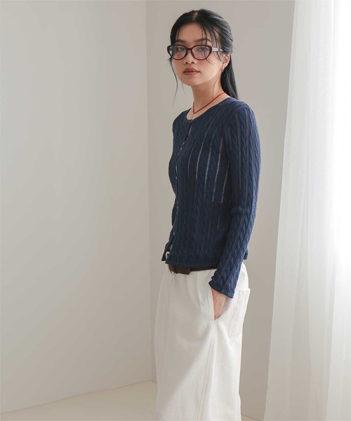 miette(ミエット)の「透かし編みケーブルニットカーディガン(カーディガン/ボレロ・レディース・ネイビー/ブラウン/ライトピンク・L/M/S)」の13枚目の写真