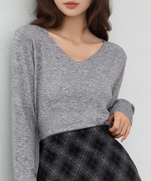 DAY CLOSET（デイ クローゼット）の「何気ない日も、きれいに見せる。長袖Vネックリブニットトップス レディース（ニット/セーター・レディース・ブラック/サンドベージュ/グレー/イエロー/ホワイト/レッド/ブラウン・FREE）」の19枚目の写真