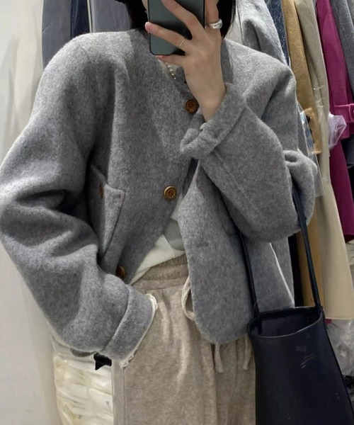 ノーカラー前ボタンポケ付きジャケット（ノーカラージャケット）｜deux