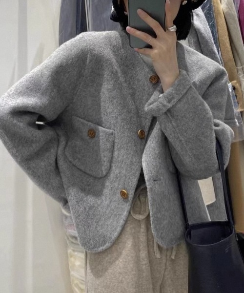 ノーカラー前ボタンポケ付きジャケット（ノーカラージャケット）｜deux