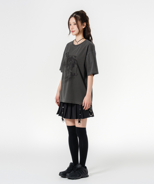 MOZMOZ（モズモズ）の「レタリングキャット オーバーサイズ ピグメント 半袖Tシャツ チャコール（Tシャツ/カットソー・レディース・その他・XXL/M/XL）」の4枚目の写真