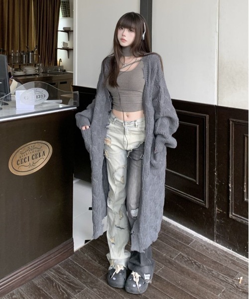 lilful(リルフル)の「【26年春夏新作】チョーカーデザイン シンプル肌見せロンT(ニット/セーター・レディース・ブラック/グレー・S/M)」の7枚目の写真