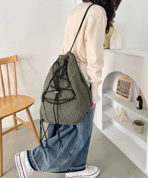 SOLLON.(ソルロン)の「チェックドローコードナップサック(バックパック/リュック・レディース・グレー/ブラック/カーキ/アイボリー・FREE)」の21枚目の写真