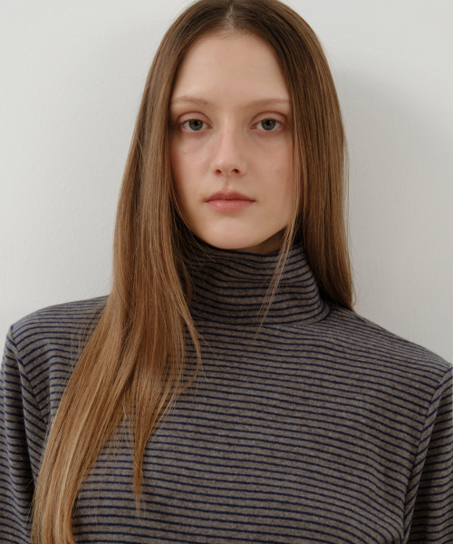 WEDNESDAYOASISFORWOMEN(ウェンズデー オアシス フォー ウーマン)の「ファーズストライプタートルネックTシャツ_NAVY(W25-TP51)(Tシャツ/カットソー・レディース・ネイビー・OS)」の3枚目の写真